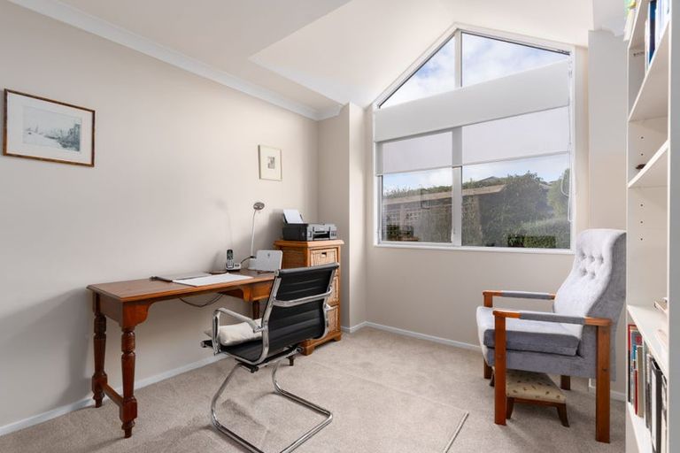 Photo of property in 212 Westchester Drive, Churton Park, Wellington, 6037