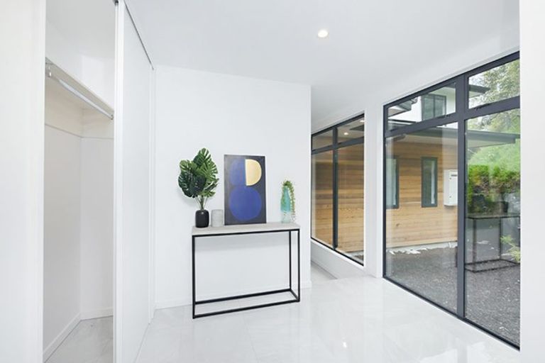 Photo of property in 1 Te Awakura Terrace, Mount Pleasant, Christchurch, 8081