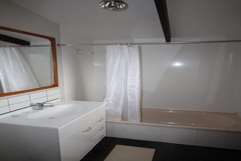 Photo of property in 7 Newton Place, Westbrook, Palmerston North, 4412