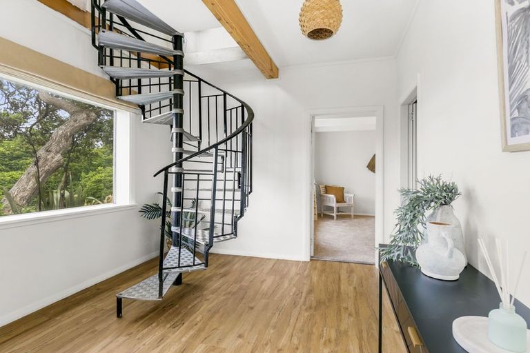 Photo of property in 22 Liffey Crescent, Island Bay, Wellington, 6023