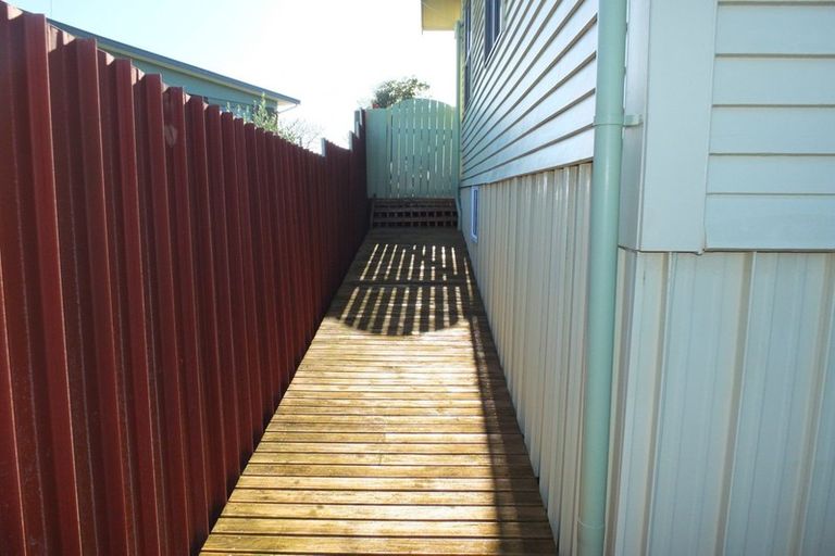 Photo of property in 39 Shortt Street, Foxton Beach, Foxton, 4815