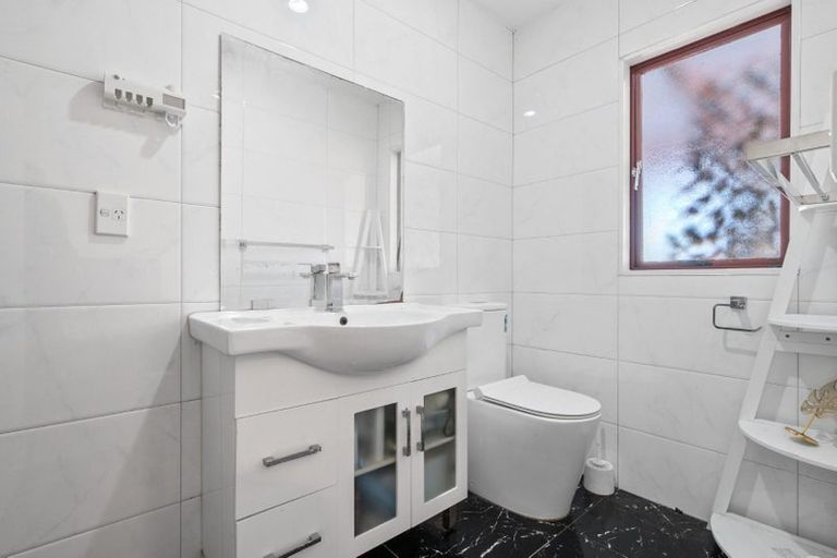 Photo of property in 73 Rathmar Drive, Manurewa, Auckland, 2105