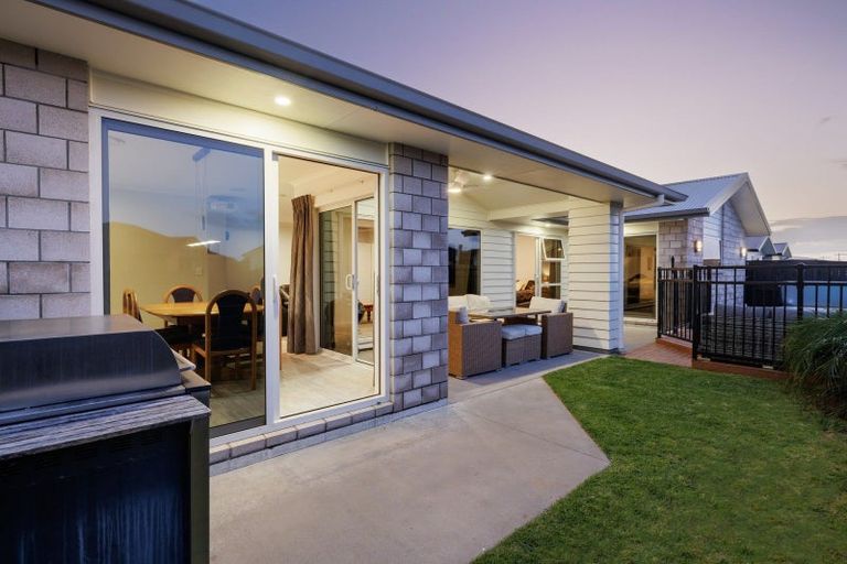 Photo of property in 7 Hoiho Place, Papamoa, 3118