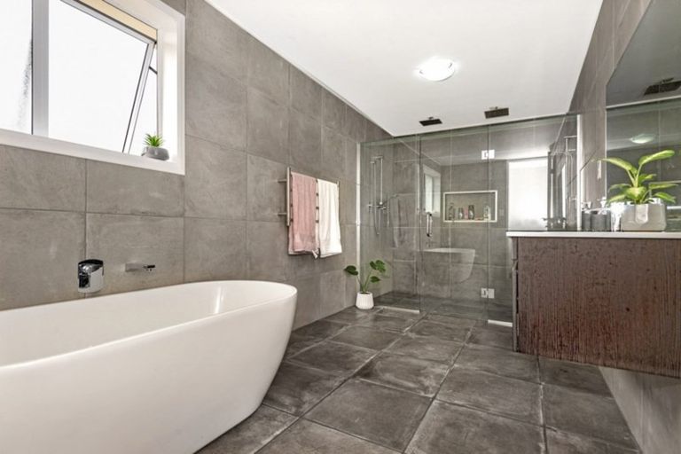 Photo of property in 24 Rua Street, Mangapapa, Gisborne, 4010