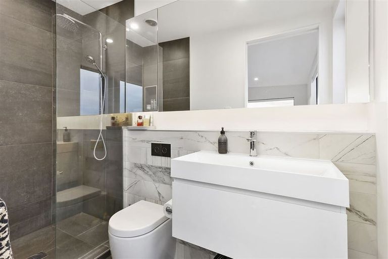 Photo of property in Sugar Lane Apartments, 11/31 Rawene Road, Birkenhead, Auckland, 0626