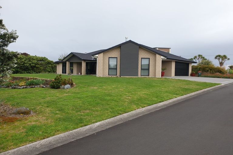 Photo of property in 1a Links Drive, Waiwhakaiho, New Plymouth, 4312