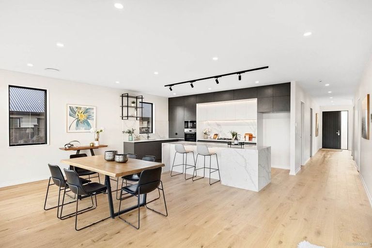 Photo of property in 36 Paparahi Place, Wainui, 0992