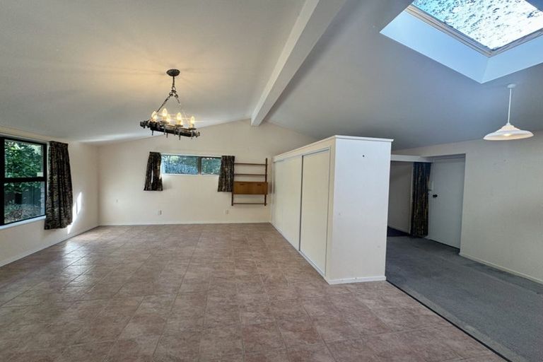 Photo of property in 18 Barton Road, Heretaunga, Upper Hutt, 5018