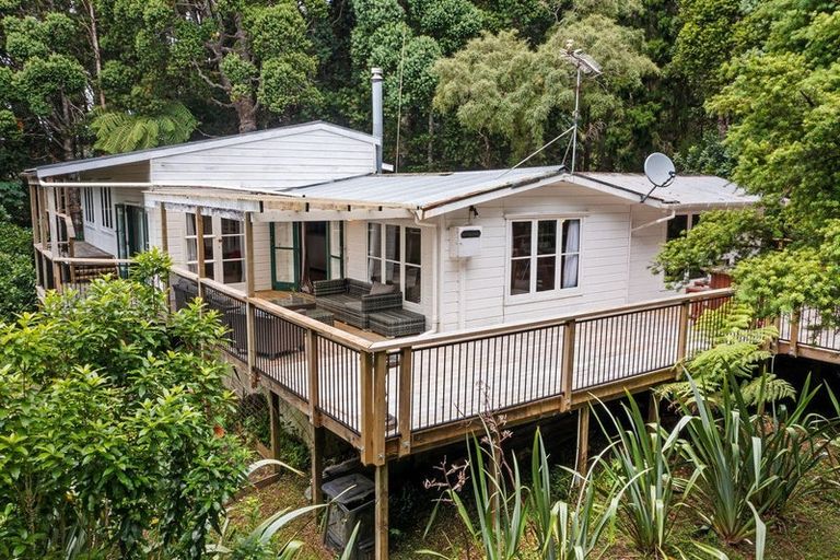 Photo of property in 130 Opanuku Road, Henderson Valley, Auckland, 0612