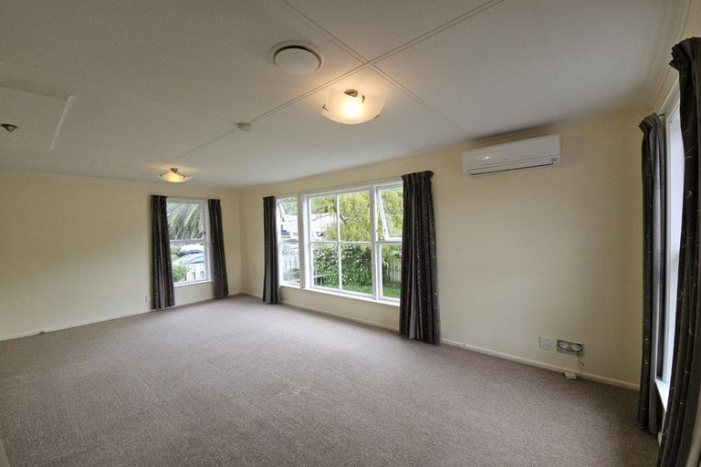 Photo of property in 69 Rangituhi Crescent, Takapuwahia, Porirua, 5022