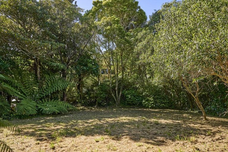 Photo of property in 76 Cluny Road, Plimmerton, Porirua, 5026
