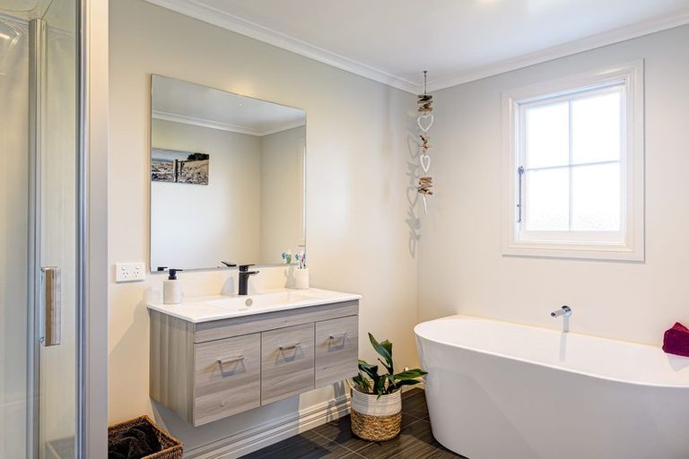 Photo of property in 329 Chamberlain Street, Lower Moutere, Upper Moutere, 7175