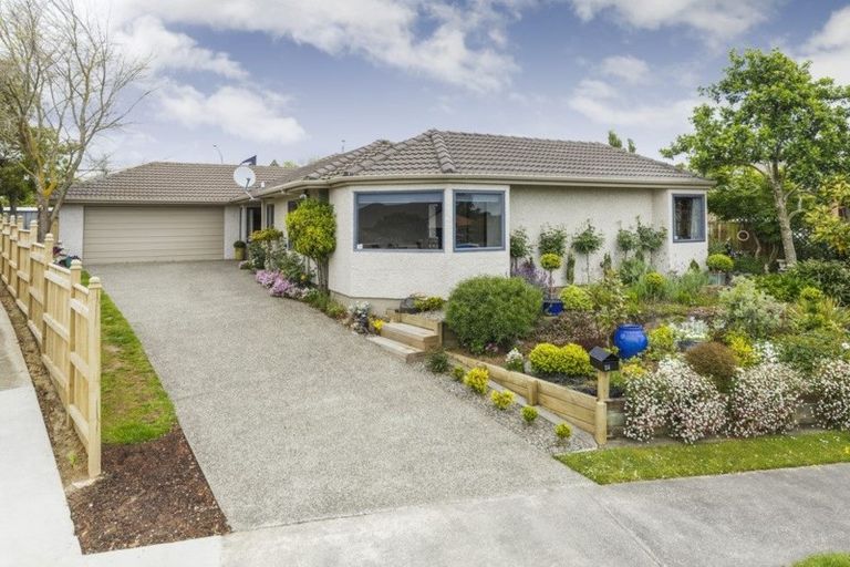 Photo of property in 24 Greenwood Place, Fitzherbert, Palmerston North, 4410