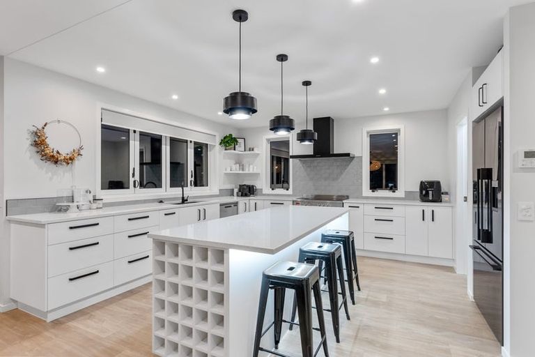 Photo of property in 3 Barbaras Way, Waikanae Beach, Waikanae, 5036