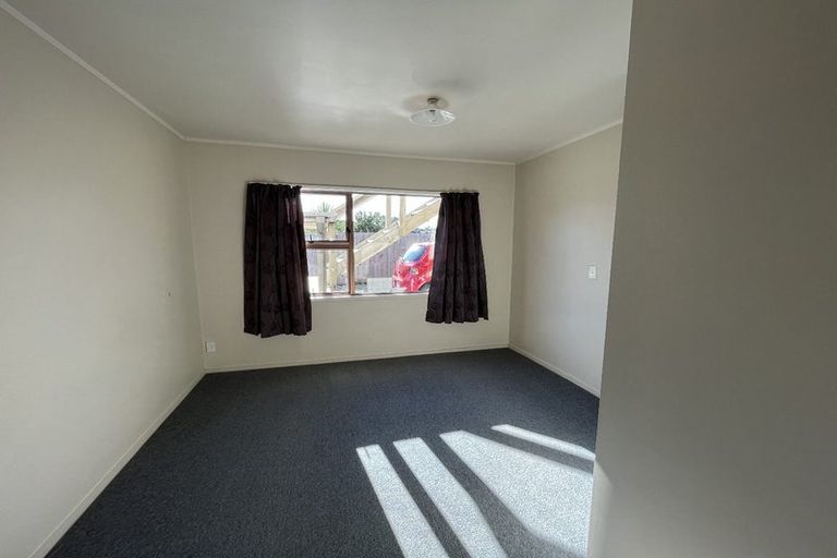 Photo of property in 1/35 D'oyly Drive, Stanmore Bay, Whangaparaoa, 0932