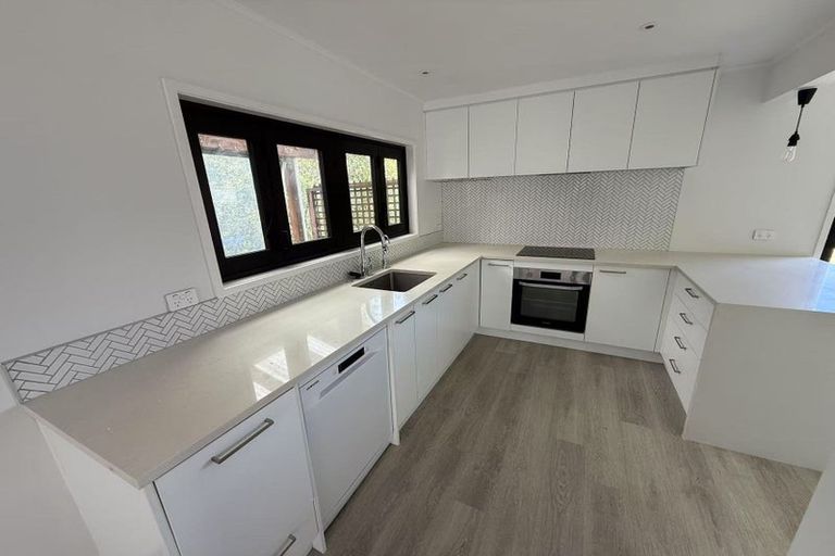 Photo of property in 20b Regency Place, Sunnynook, Auckland, 0632