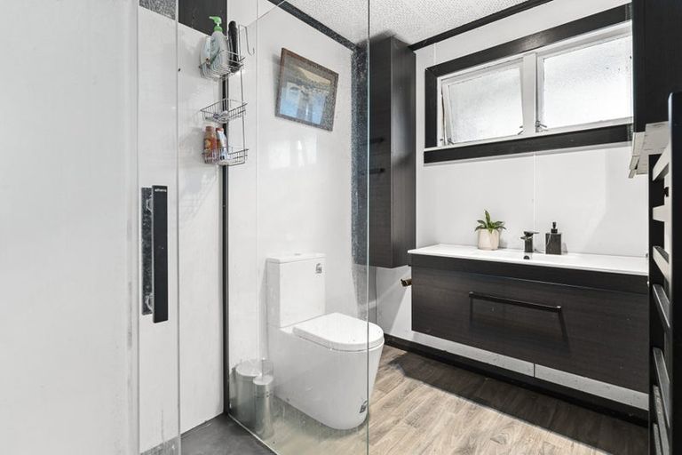 Photo of property in 9 Saxton Road, Upper Vogeltown, New Plymouth, 4310