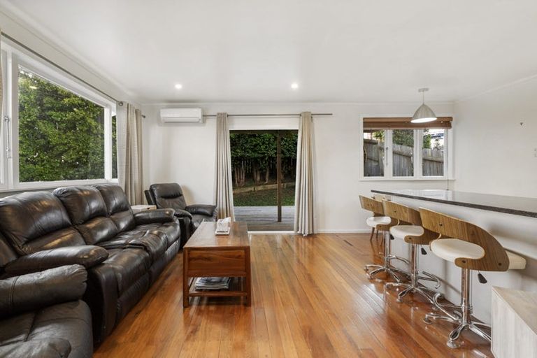Photo of property in 2/1a Becroft Drive, Forrest Hill, Auckland, 0620