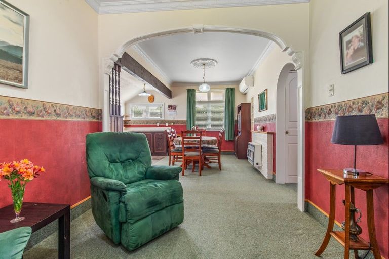 Photo of property in 16 Seddon Street, Levin, 5510