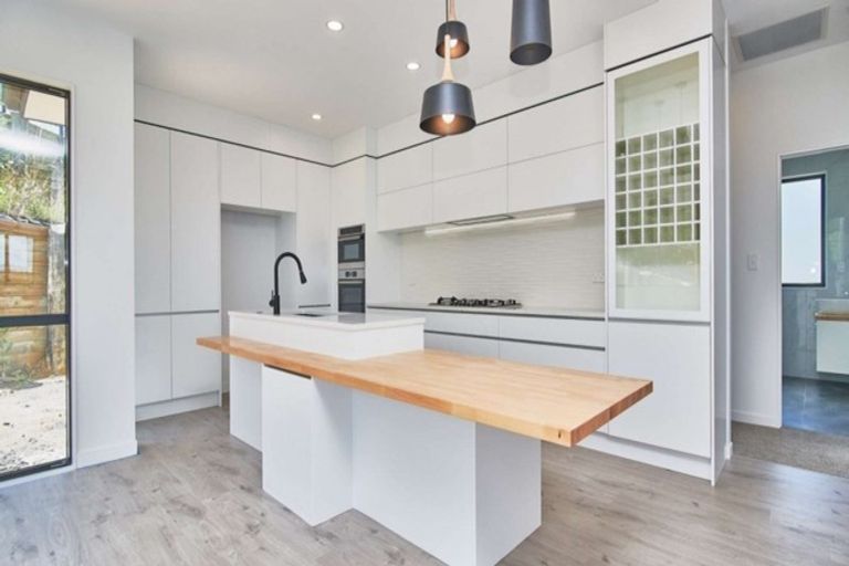 Photo of property in 30 Ascension Crescent, Orewa, 0931