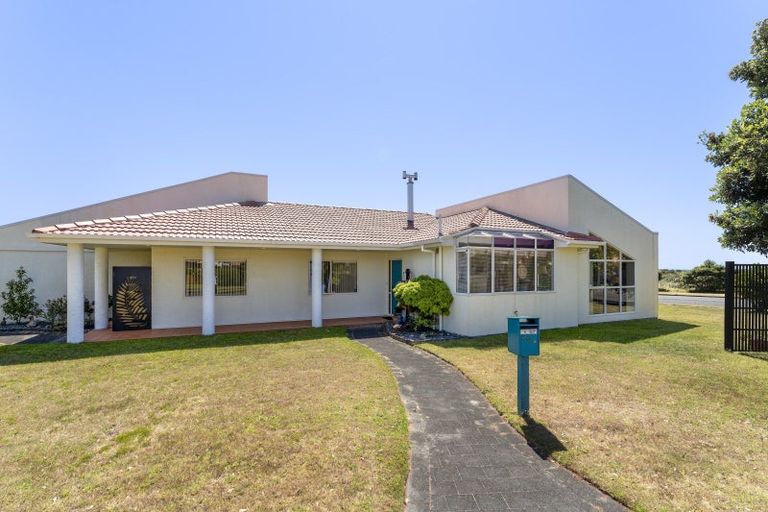 Photo of property in 304 Manly Street, Paraparaumu Beach, Paraparaumu, 5032
