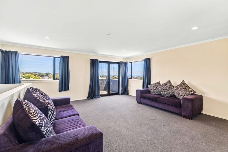 Photo of property in 49 Paynters Avenue, Strandon, New Plymouth, 4312