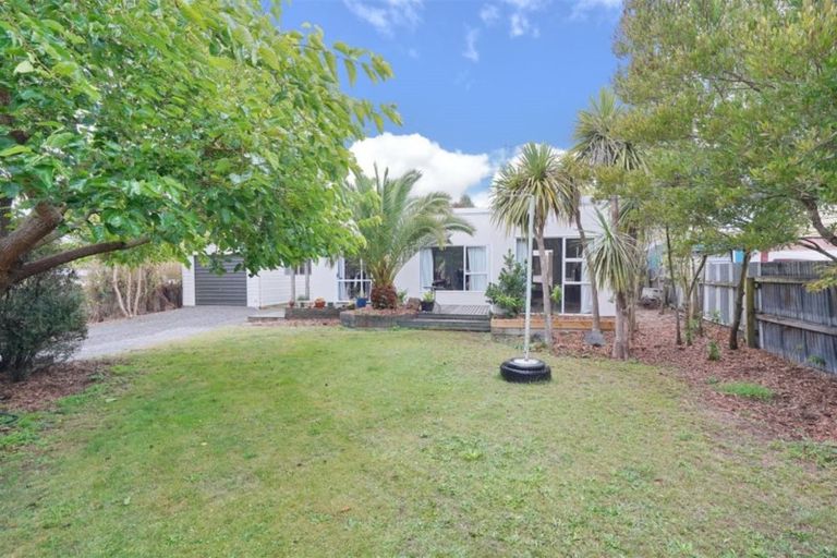 Photo of property in 64 Dunns Avenue, The Pines Beach, 7630