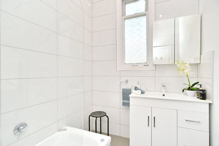 Photo of property in 35 Forfar Street, St Albans, Christchurch, 8014