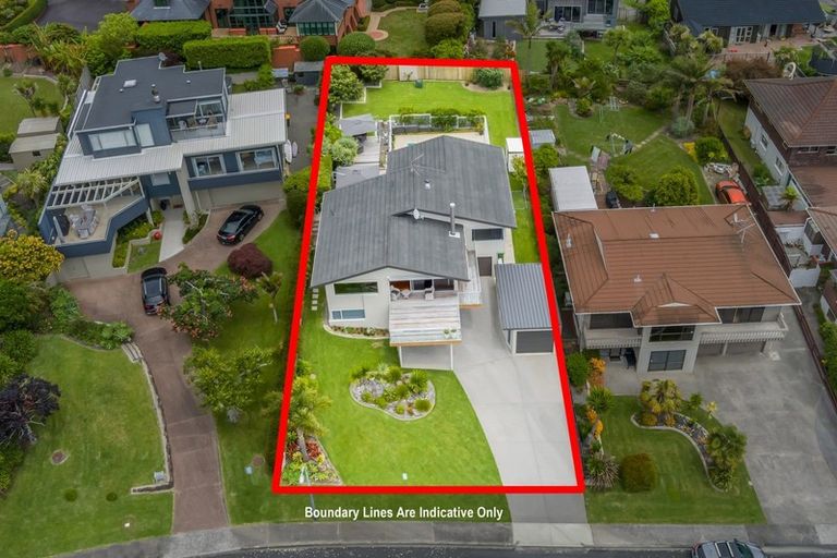 Photo of property in 6 Paisley Street, Mellons Bay, Auckland, 2014