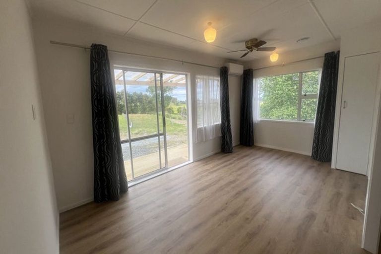 Photo of property in 1971 East Coast Road, Stillwater, Silverdale, 0993