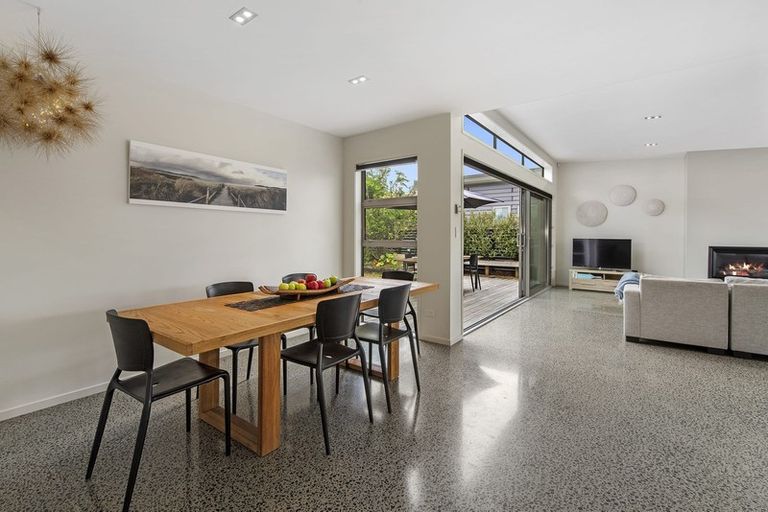 Photo of property in 8 Te Mauri Place, Omaha, 0986