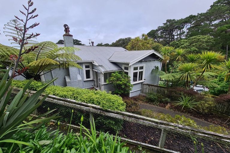 Photo of property in 76 Glenmore Street, Northland, Wellington, 6012