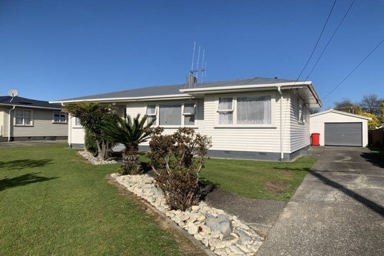 Photo of property in 16 Cornwall Street, Levin, 5510