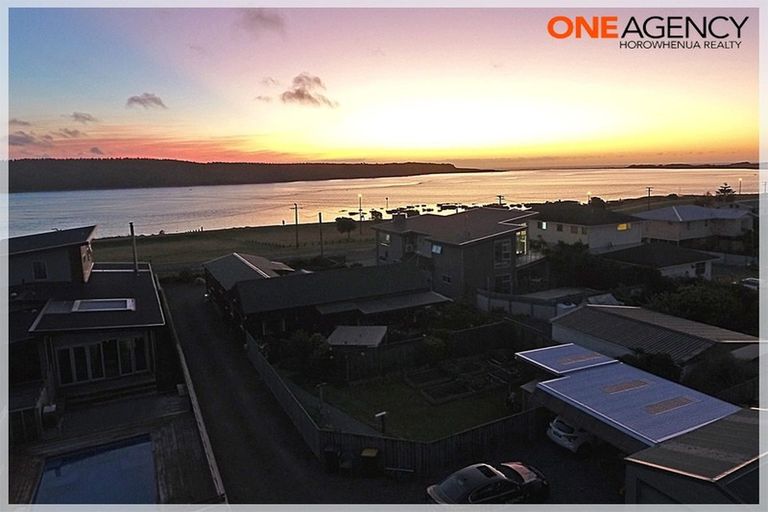 Photo of property in 35 Hartley Street, Foxton Beach, Foxton, 4815