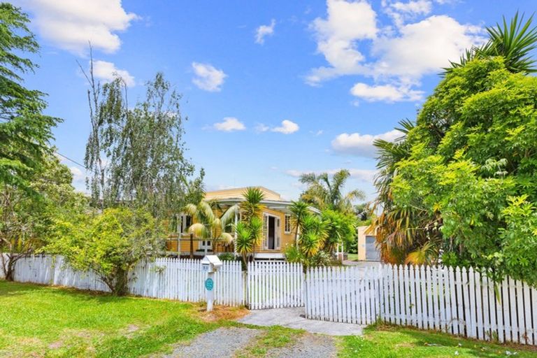 Photo of property in 50 Great North Road, Riverhead, 0820