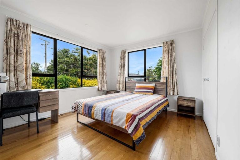 Photo of property in 11 Sunnyside Crescent, Papatoetoe, Auckland, 2025