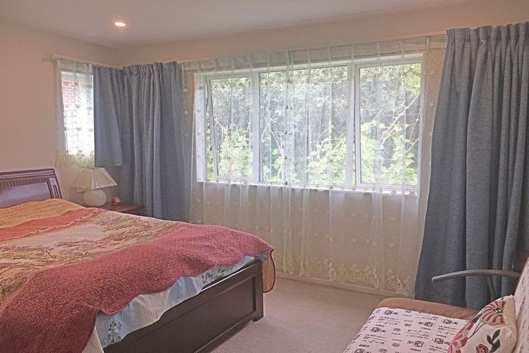 Photo of property in 109 Reeves Road, Pakuranga Heights, Auckland, 2010