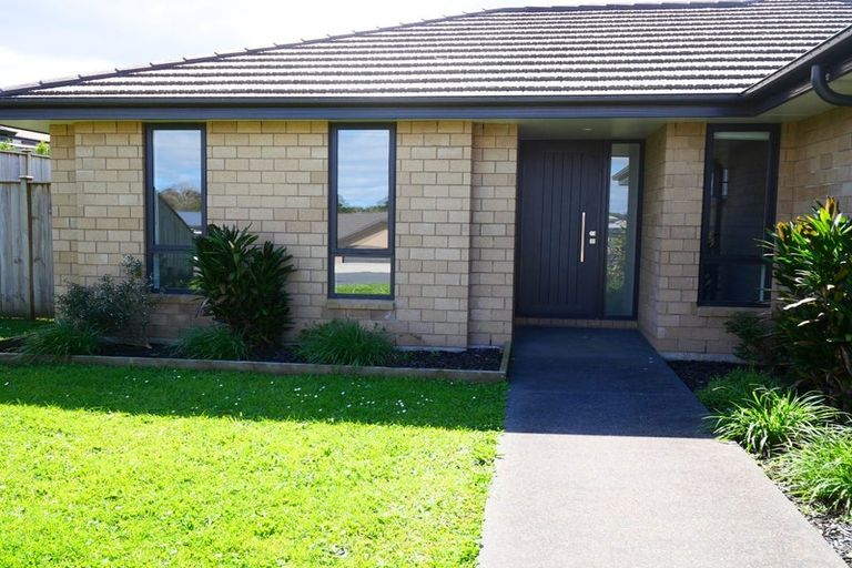Photo of property in 8 Parkgrove Crescent, Pokeno, 2402