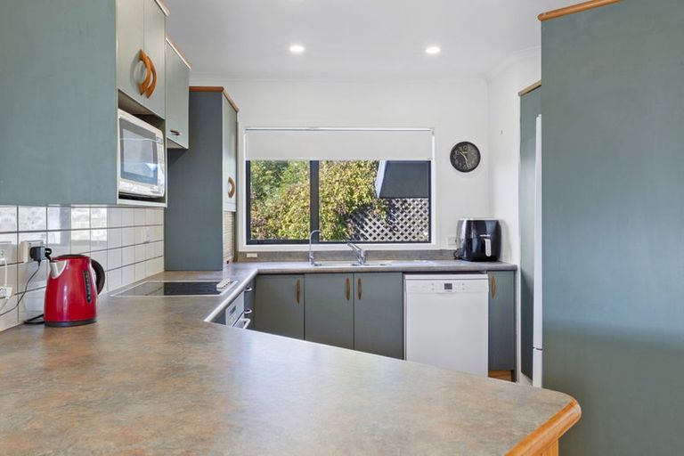 Photo of property in 3 Maple Crescent, Whalers Gate, New Plymouth, 4310
