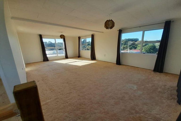 Photo of property in 59 Riversdale Drive, Merrilands, New Plymouth, 4312