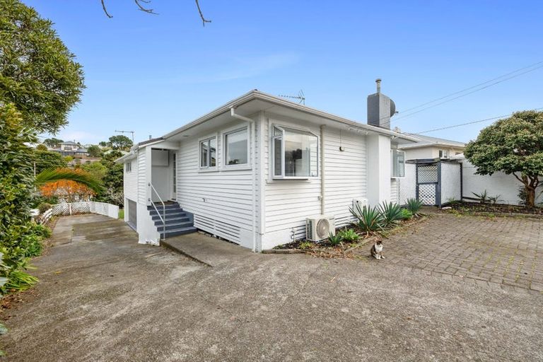 Photo of property in 20 Stuart Place, Blagdon, New Plymouth, 4310