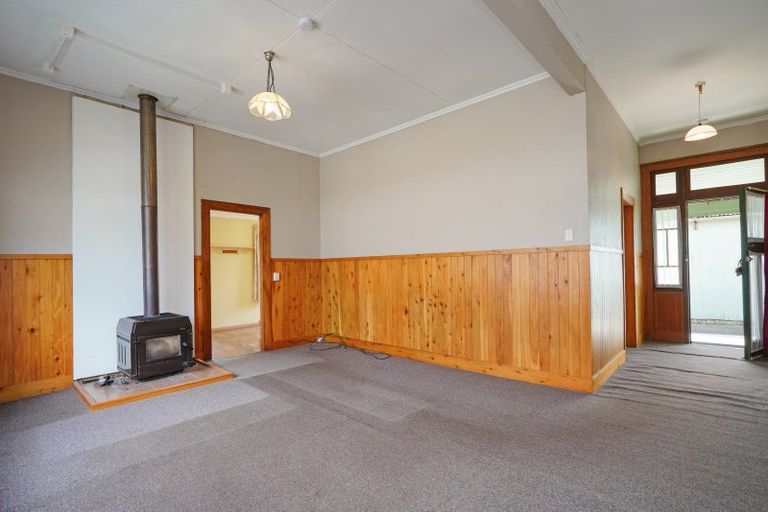 Photo of property in 11 Clifden Highway, Tuatapere, 9620