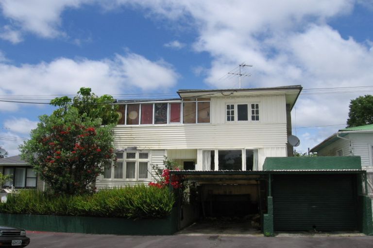 Photo of property in 5 Manor Place, Point Chevalier, Auckland, 1022