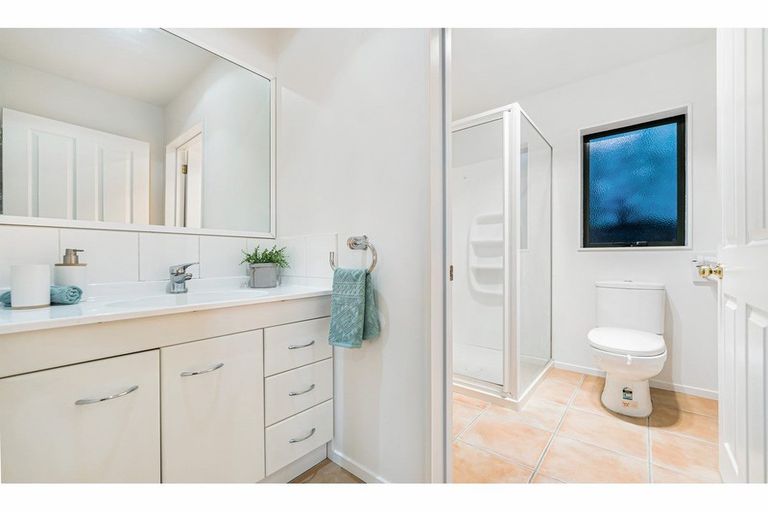 Photo of property in 45 Chamari Close, Titirangi, Auckland, 0604