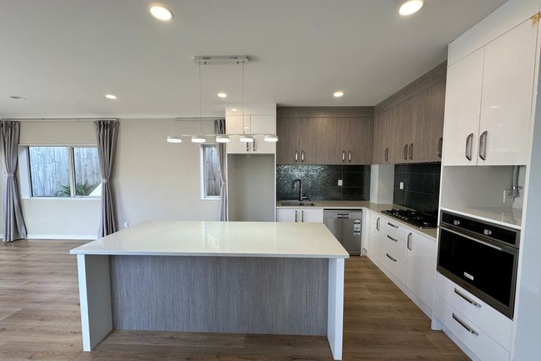 Photo of property in 68 Craigs Way, Hobsonville, Auckland, 0616