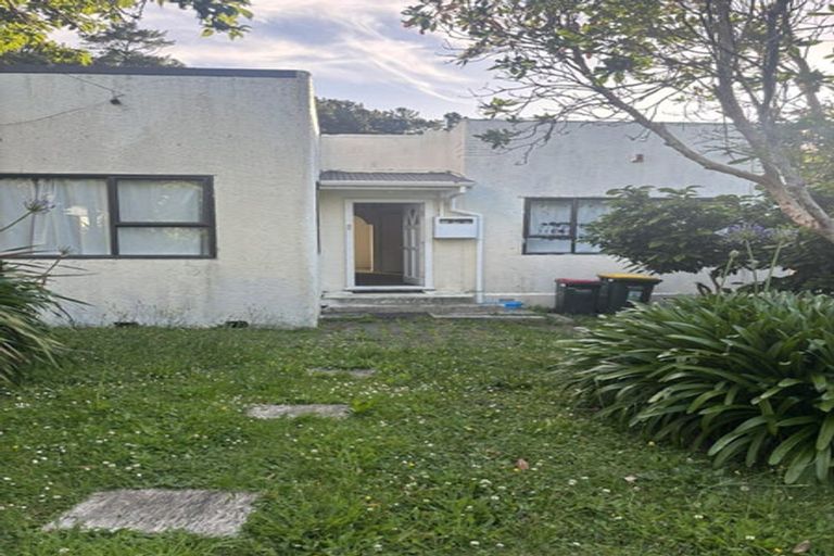 Photo of property in 42 Kamahi Street, Stokes Valley, Lower Hutt, 5019