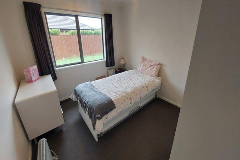 Photo of property in 15 Rossall Crescent, Rolleston, 7615