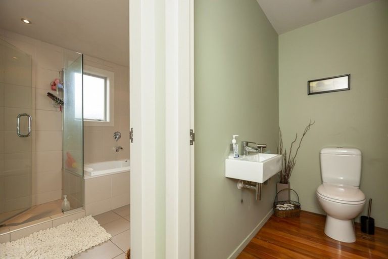 Photo of property in 83 Glen Road, Raumati South, Paraparaumu, 5032