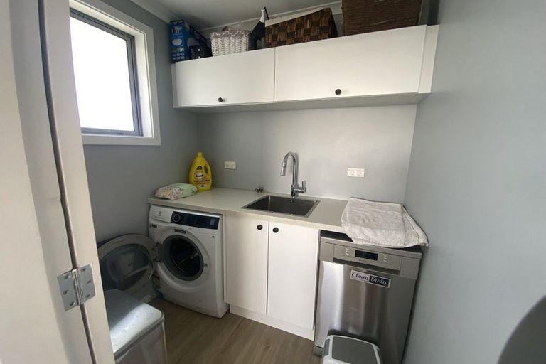 Photo of property in 61 Ruskin Road, Newlands, Wellington, 6037