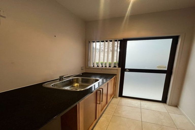 Photo of property in 1/15a Takutai Avenue, Bucklands Beach, Auckland, 2012